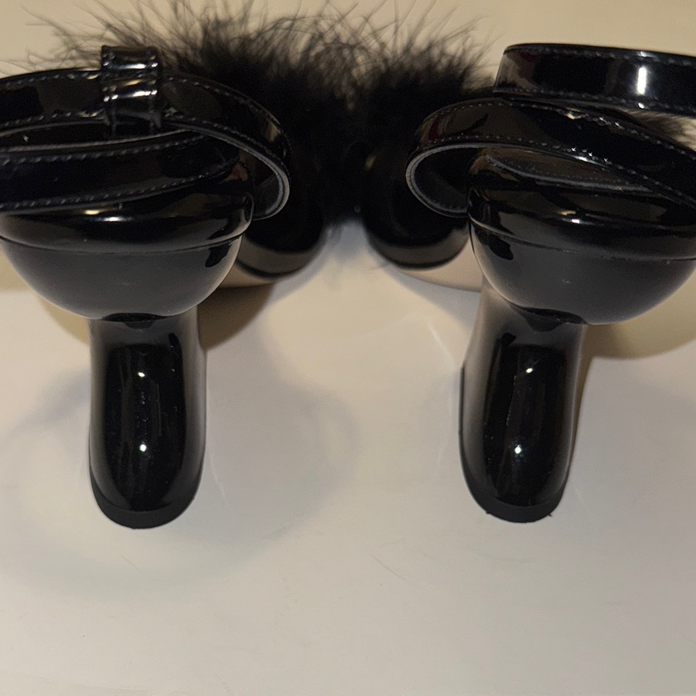 Circus Ny Brenna Black Feathered Women's Sandals - Picture 3 of 5